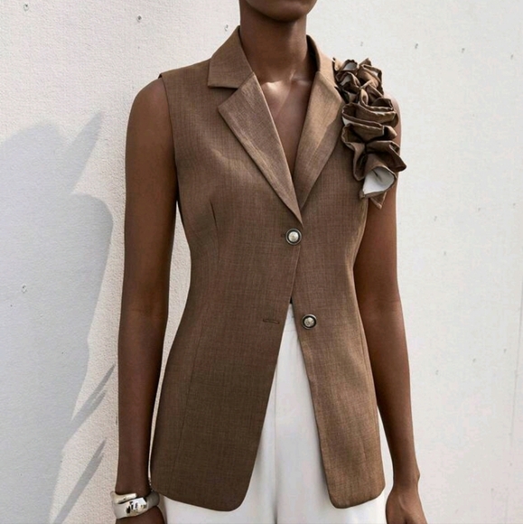 Elegant Fitted Mid-Length Sleeveless Open Front Blazer Jacket - Picture 2 of 4